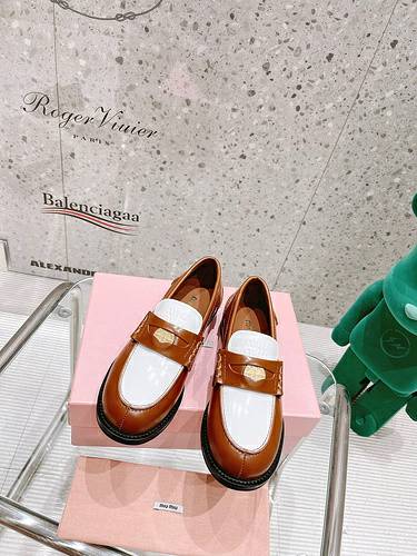 Picture of Miu Miu Shoes Women _SKUfw111800962fw